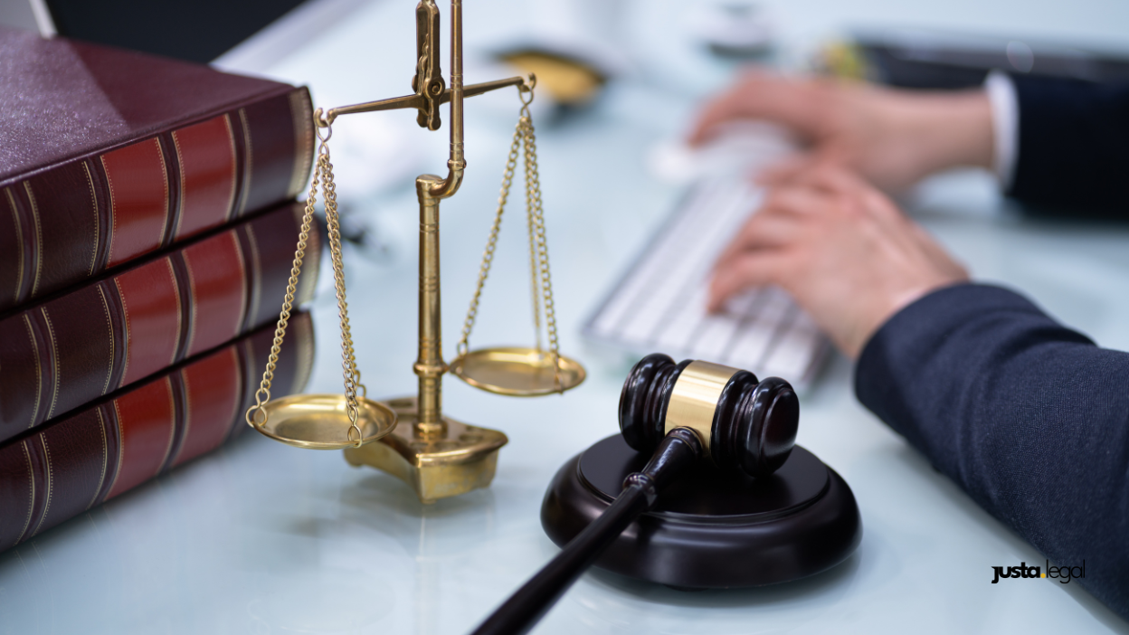 O que é norma jurídica: diferença entre lei, norma e regra social